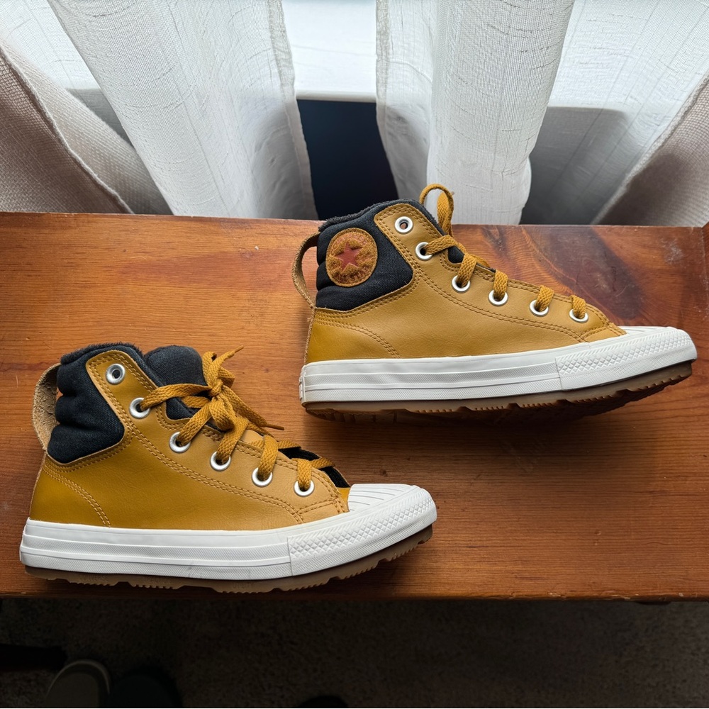 Youth Converse Waterproof Leather Boots Sz 3 Slip Resistant Winter Rain